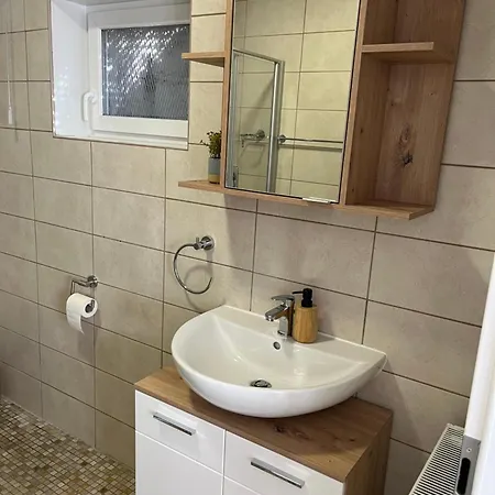 Rheintraum Soutterain Mit Sauna Διαμέρισμα